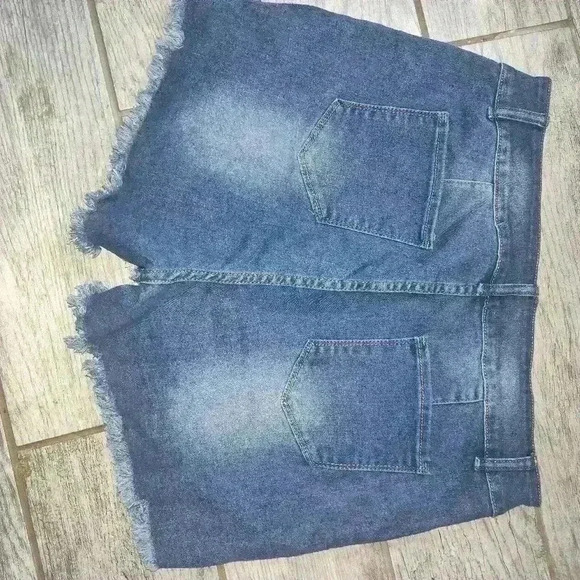 Shein Denim distressed plus size 1x shorts #280 - Picture 2 of 2